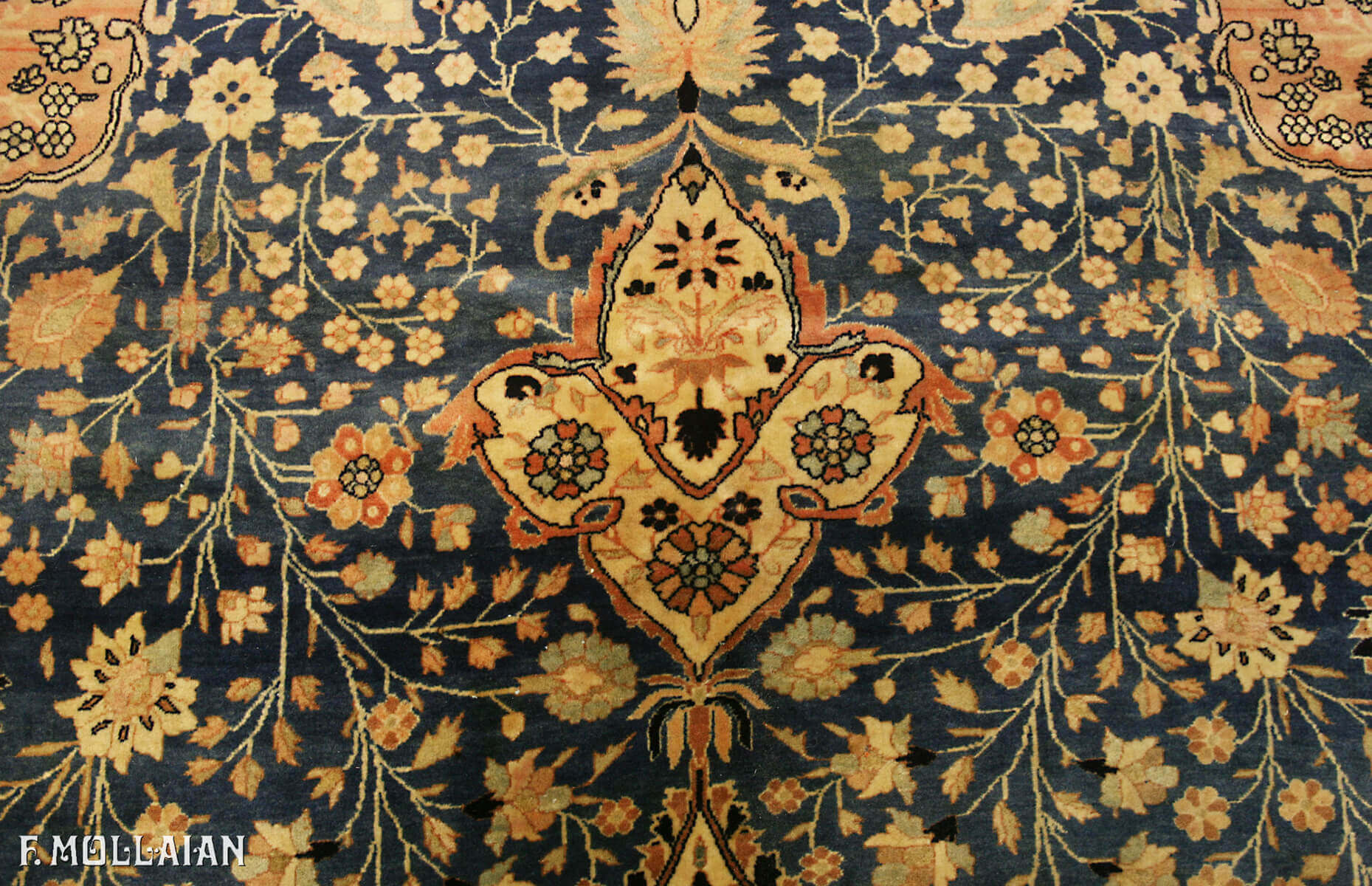 A Large Antique Persian Kashan Mohtasham Carpet (430x341 cm)